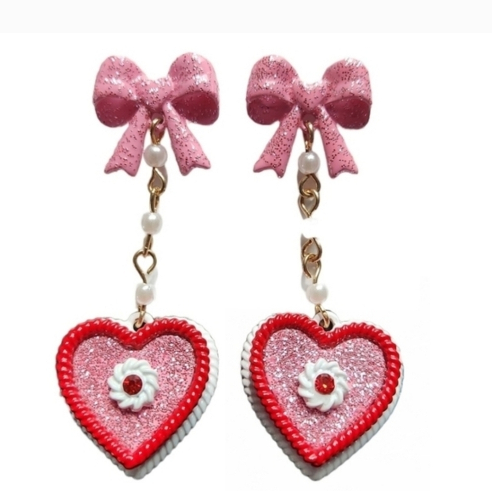 Betsey Johnson heart ❤️ torte dangle